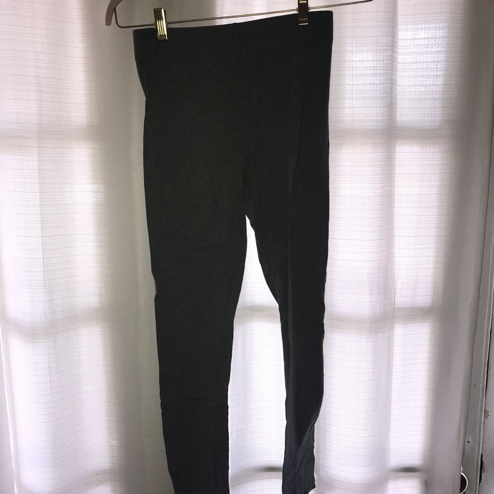 GREY LEGGINGS